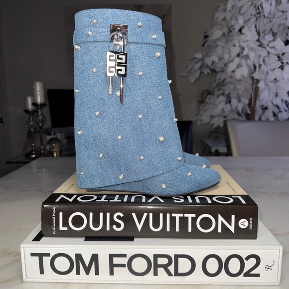 Givenchy 40 Shark Lock Pearl-Embellished Denim Ankle Boots - Picture 3 of 17